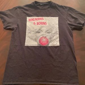 Marilyn Monroe Size Medium T-Shirt .